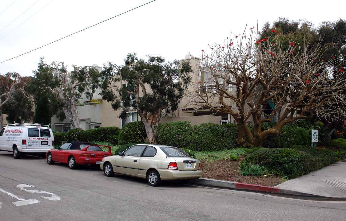 Coast del Mar in Del Mar, CA - Building Photo