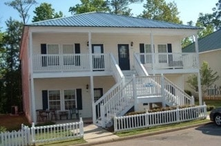 property at 8082 Veterans Pkwy