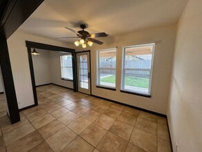 1031 N Crenshaw St in Visalia, CA - Building Photo - Building Photo