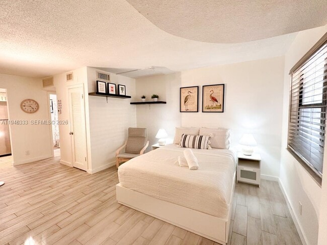 664 SE 20th Ave in Deerfield Beach, FL - Building Photo - Building Photo