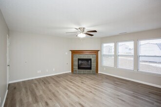 6887 W Burlington Dr in McCordsville, IN - Building Photo - Building Photo