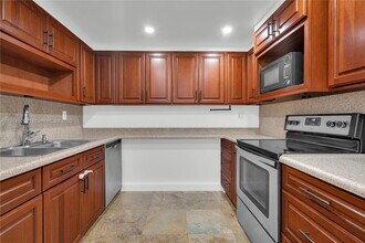 9823 SW 93rd Terrace in Miami, FL - Building Photo - Building Photo