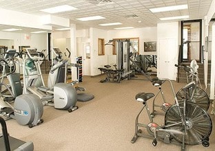 Ramapo Gardens in Mahwah, NJ - Building Photo - Interior Photo