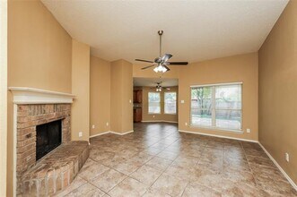 449 Cambridge Dr in Saginaw, TX - Building Photo - Building Photo