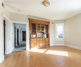 2042 W Armitage Ave, Unit 3 in Chicago, IL - Building Photo - Building Photo