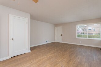 2527-2527 NE Prescott St in Portland, OR - Building Photo - Building Photo