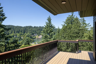 Birnam Oaks at Waverley Greens in Milwaukie, OR - Building Photo - Building Photo