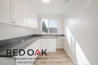 1327 Laurel Ave in West Hollywood, CA - Building Photo - Building Photo