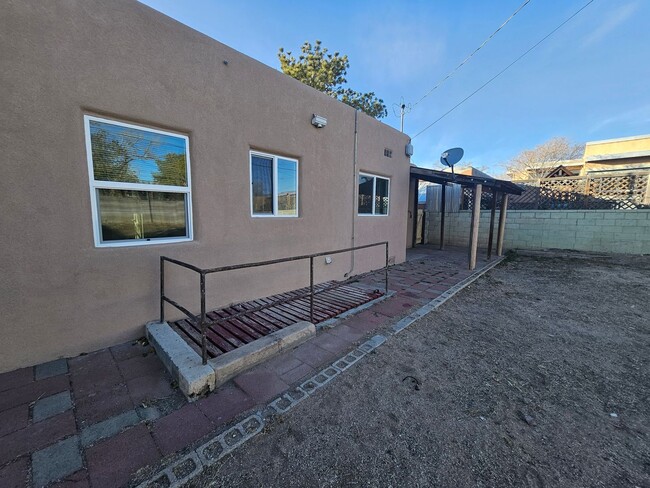 1216 Columbia Dr NE in Albuquerque, NM - Building Photo - Building Photo