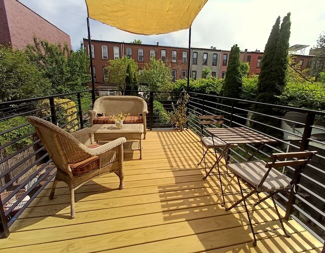 732A Jefferson Ave, Unit 1 in Brooklyn, NY - Building Photo - Building Photo