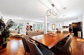 4050 Washington Rd in East Point, GA - Foto de edificio - Building Photo