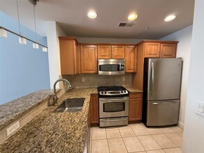 1405 Round Pointe Dr in Haverstraw, NY - Building Photo - Building Photo