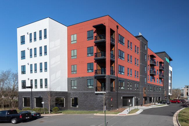 One Central Park in Ashburn, VA - Foto de edificio - Building Photo