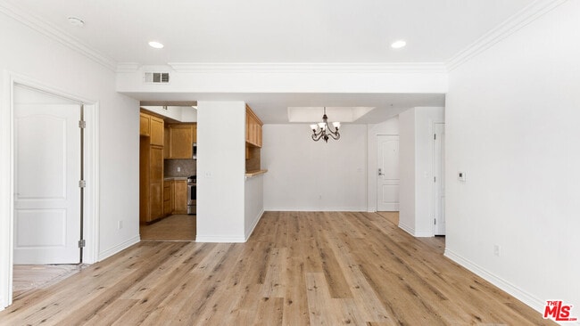 property at 3328 Oakhurst Ave