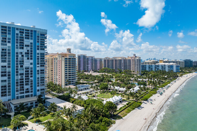 Club Tower I in Key Biscayne, FL - Building Photo - Building Photo