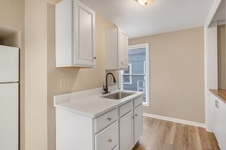 12 Franklin Ave in Westfield, MA - Building Photo - Building Photo