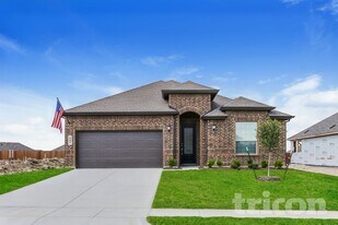 448 Lone Star Dr in Justin, TX - Building Photo