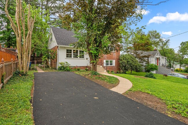 10021 Brunett Ave in Silver Spring, MD - Building Photo - Building Photo