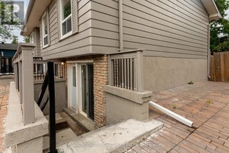 235 Cedar Crescent in Barrie, ON - Building Photo - Building Photo