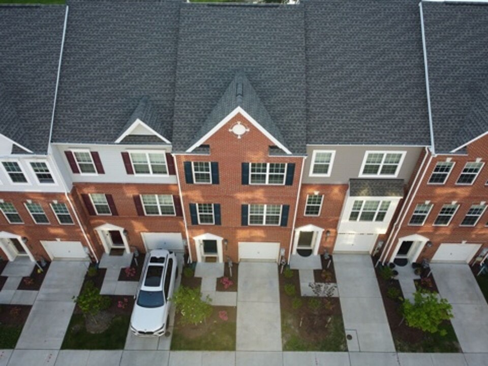 7941 Potter Pl in Elkridge, MD - Building Photo