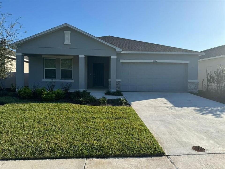 3046 Cadence Sound Ln in Kissimmee, FL - Foto de edificio