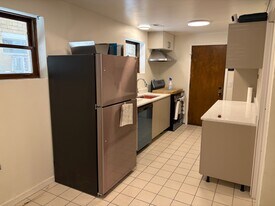 2820 N Hamlin Ave, Unit BSMT in Chicago, IL - Building Photo