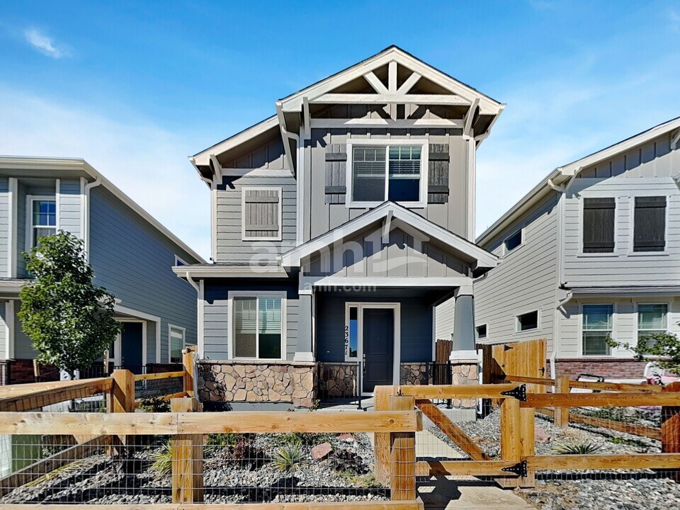 23671 E 2nd Pl in Aurora, CO - Building Photo