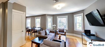 139 Adams St in Waltham, MA - Building Photo