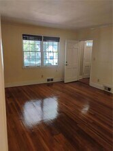 1845 Monroe Dr NE in Atlanta, GA - Foto de edificio - Building Photo