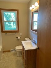 3148 Edgewater Dr in La crosse, WI - Building Photo - Building Photo