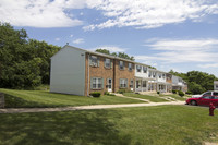 Crestwood of Elgin in Elgin, IL - Building Photo - Building Photo