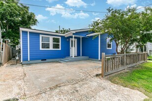 812 38th St in Galveston, TX - Building Photo