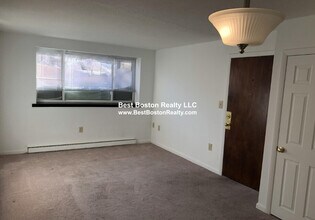 216 Revere Beach Pkwy in Chelsea, MA - Building Photo - Building Photo