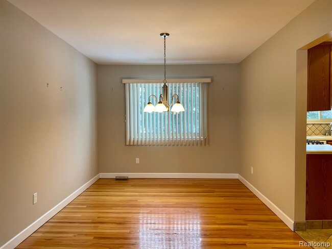 4886 Hubbard in Troy, MI - Building Photo - Building Photo