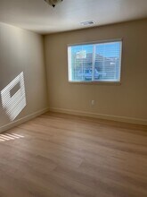 146 E Romie Ln in Salinas, CA - Building Photo - Building Photo