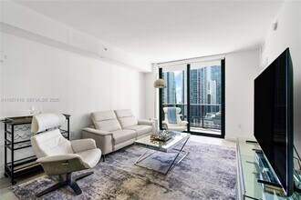 55 SW 9th St in Miami, FL - Building Photo - Building Photo