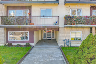 150 E 16th Ave in Vancouver, BC - Building Photo - Building Photo