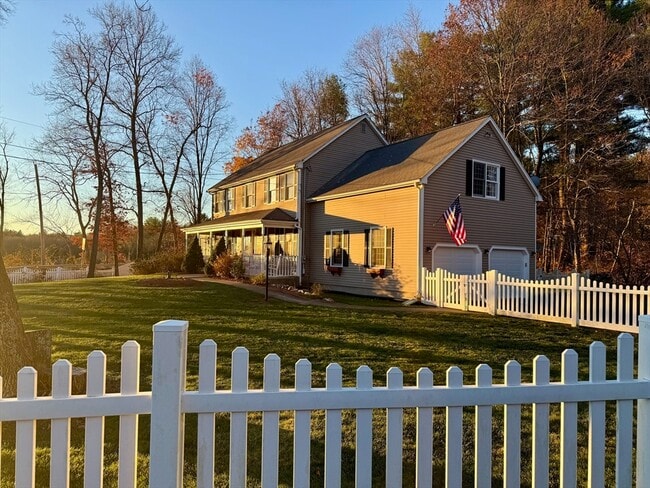 property at 1565 West St