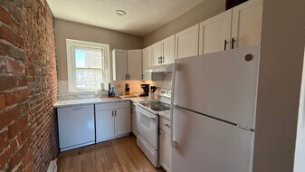 16 Foster St, Unit 9 in Boston, MA - Building Photo