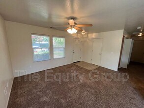 1726 Paseo Del Lago in Tulare, CA - Building Photo - Building Photo