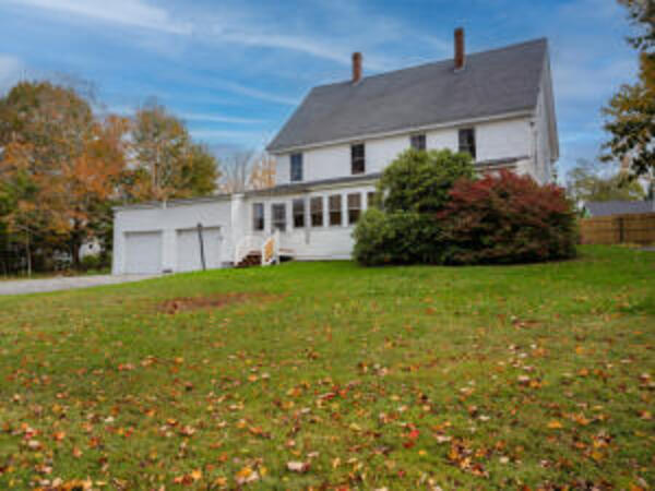 84 School St in Waldoboro, ME - Building Photo