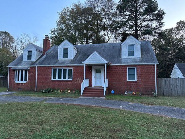 6023 Airway Ln in Norfolk, VA - Building Photo - Building Photo
