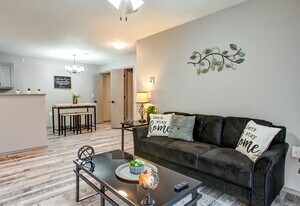 Southernwood Apartments in Nixa, MO - Building Photo