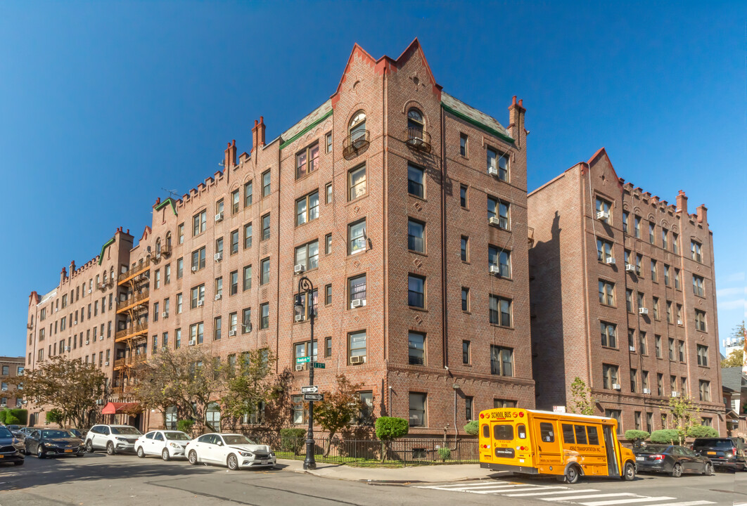 2215 Newkirk Ave in Brooklyn, NY - Building Photo