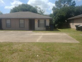 703 San Saba Dr in College Station, TX - Building Photo