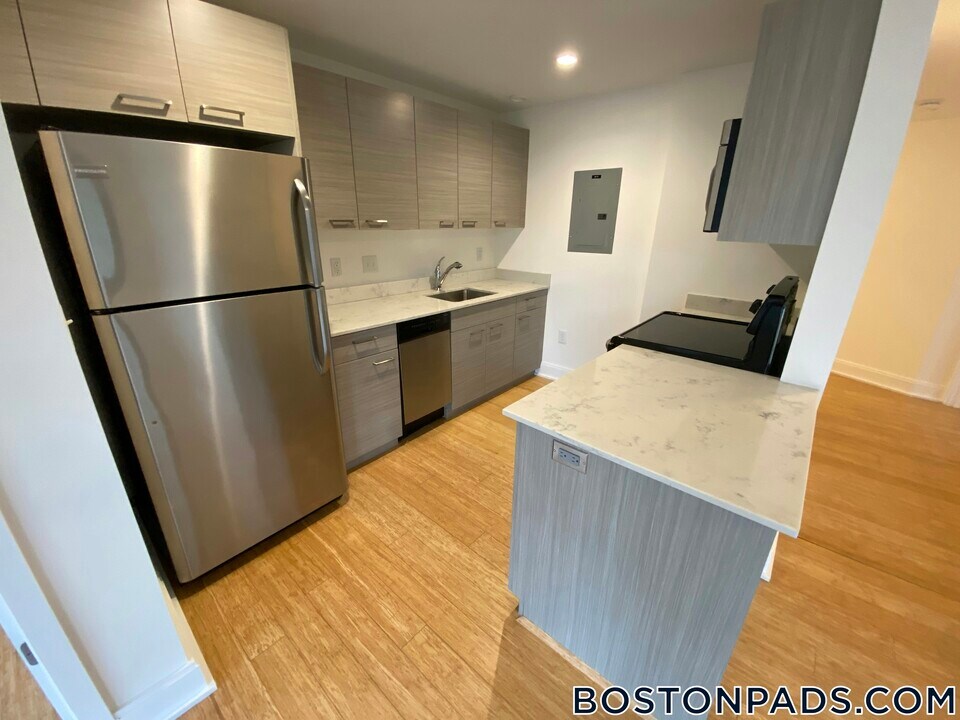 40 Malvern St in Boston, MA - Building Photo