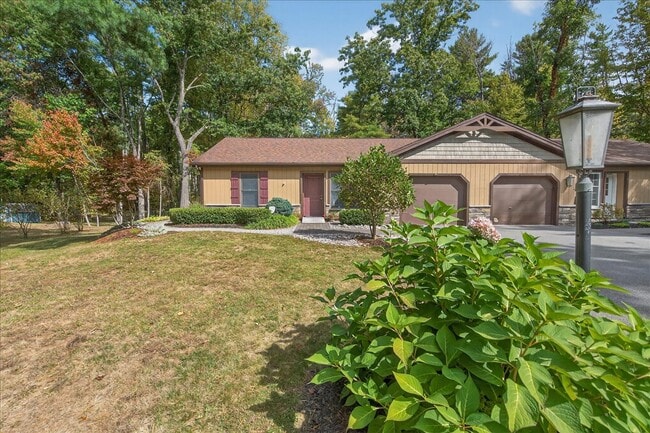 7 James Ct in Gansevoort, NY - Building Photo - Building Photo