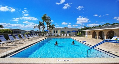 Buccaneer Estates in North Fort Myers, FL - Foto de edificio - Other