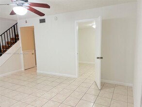 6518 SW 41st St in Davie, FL - Building Photo - Building Photo