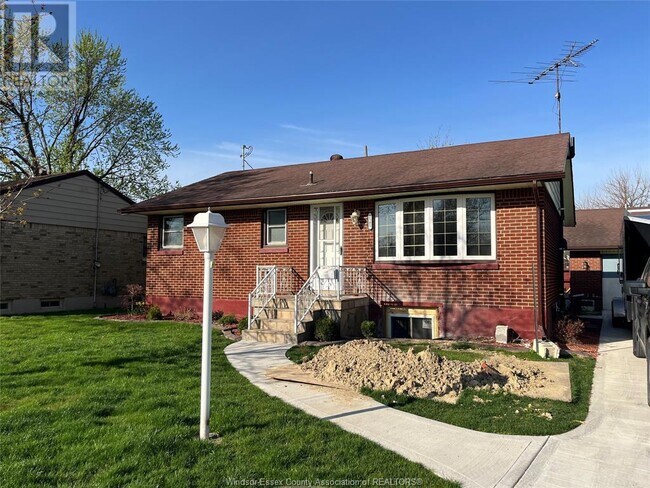 property at 2505 Askin Ave